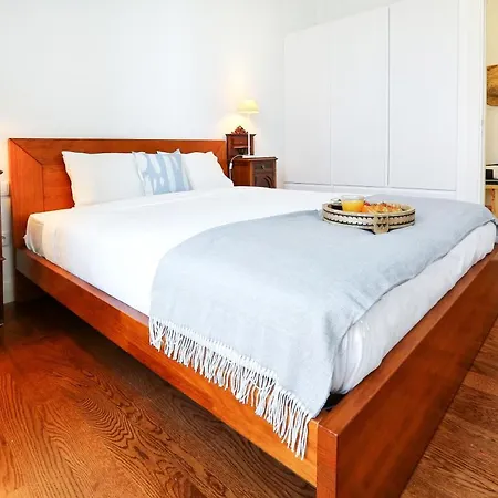 Apartment Jump Into The Lull *